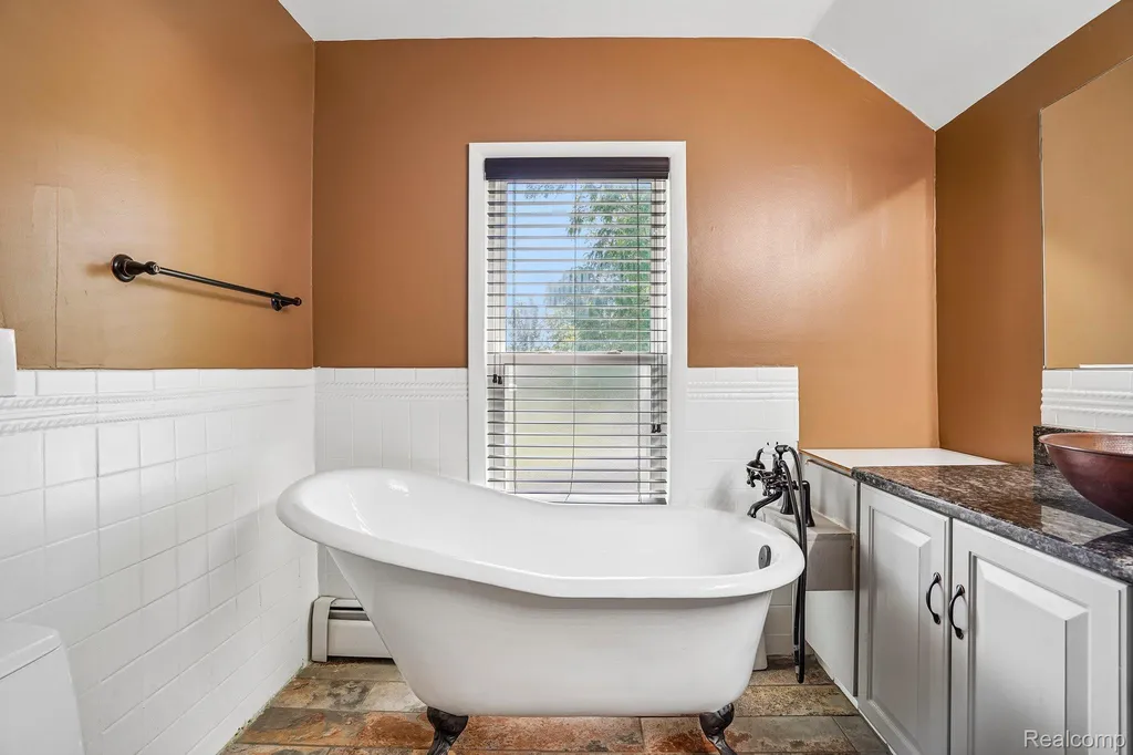 7286 Ormond Road Springfield Charter Township MI 48350