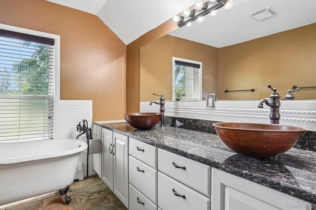 7286 Ormond Road Springfield Charter Township MI 48350