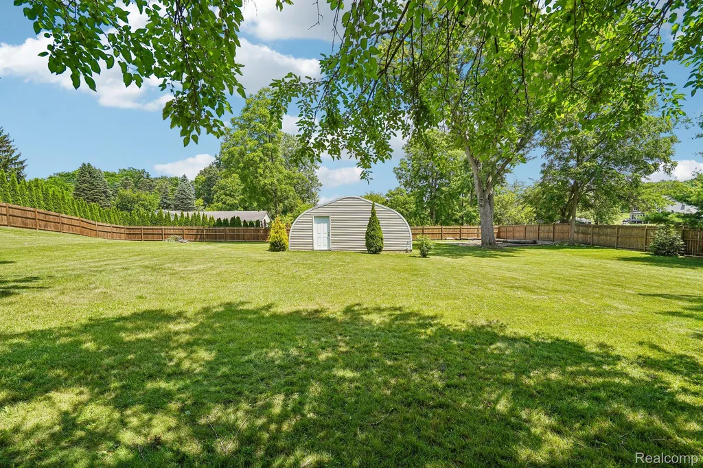7286 Ormond Road Springfield Charter Township MI 48350