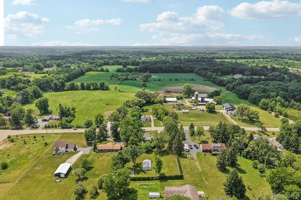 7286 Ormond Road Springfield Charter Township MI 48350
