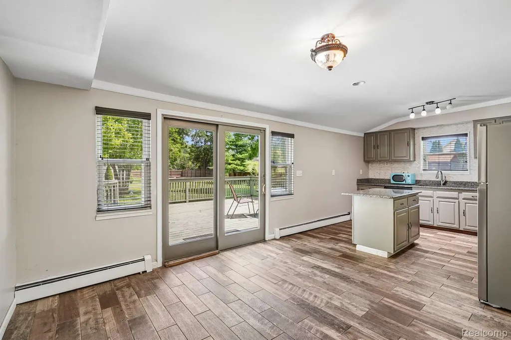 7286 Ormond Road Springfield Charter Township MI 48350