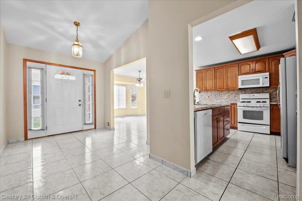 1620 Tony Court Frenchtown Township MI 48162