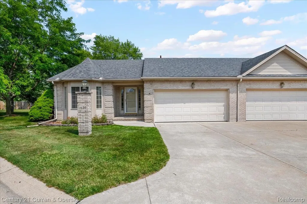 1620 Tony Court Frenchtown Township MI 48162