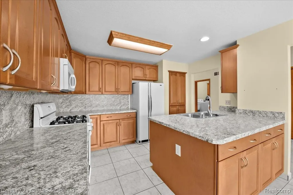 1620 Tony Court Frenchtown Township MI 48162