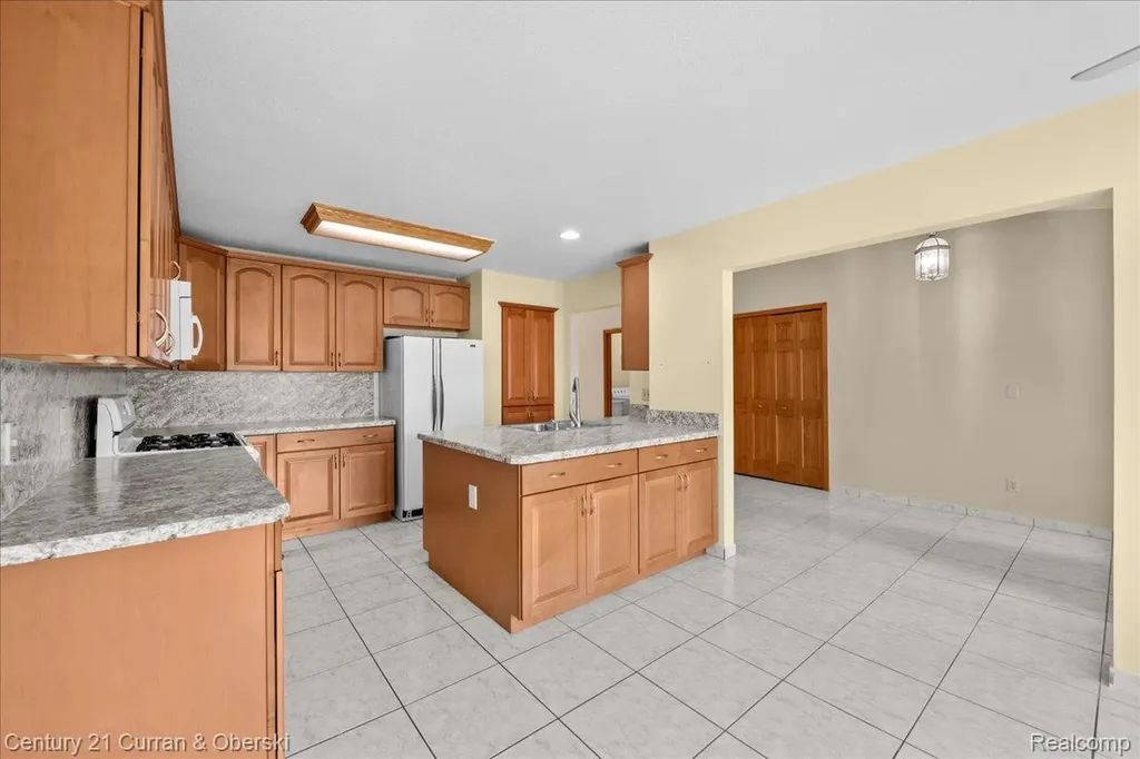 1620 Tony Court Frenchtown Township MI 48162