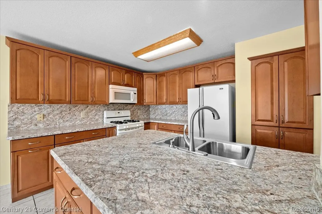 1620 Tony Court Frenchtown Township MI 48162