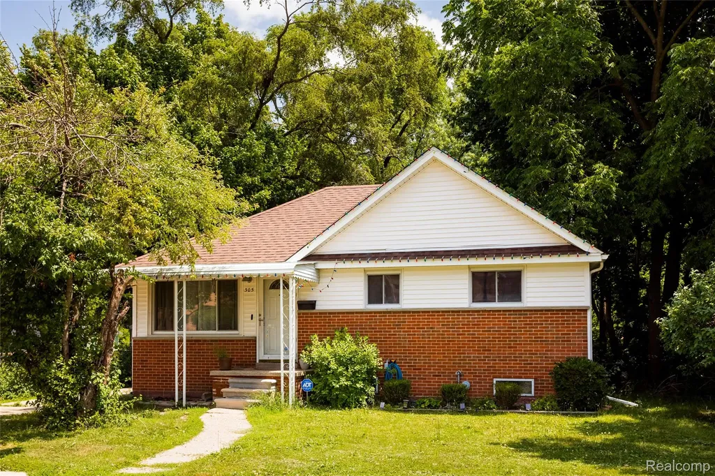 305 Arnet Street Ypsilanti City MI 48198