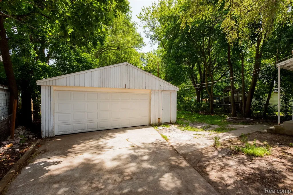 305 Arnet Street Ypsilanti City MI 48198