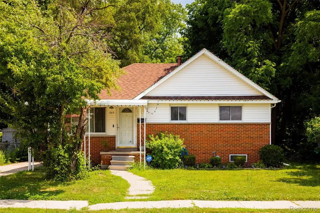 305 Arnet Street Ypsilanti City MI 48198