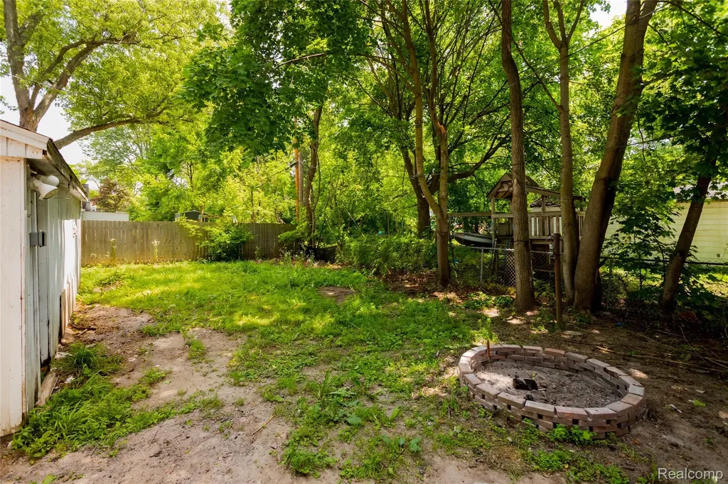 305 Arnet Street Ypsilanti City MI 48198