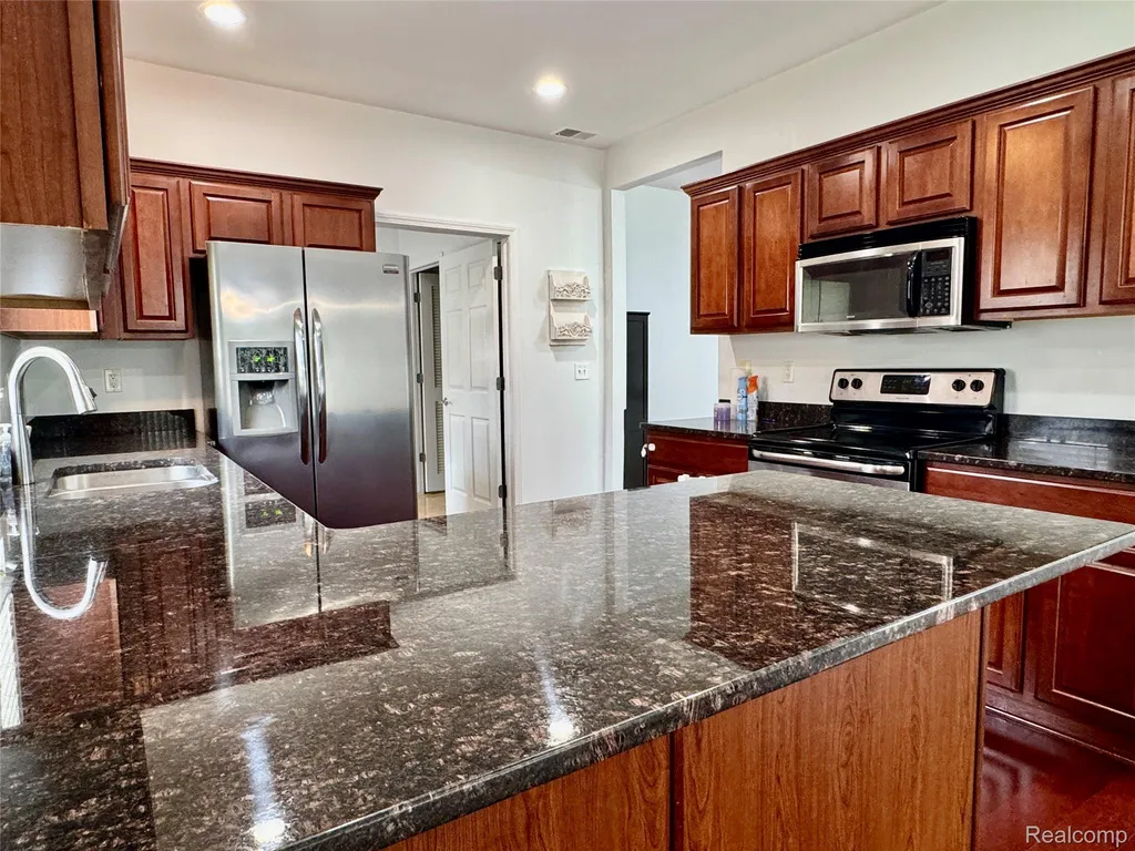 14466 Shadywood Drive Sterling Heights City MI 48312