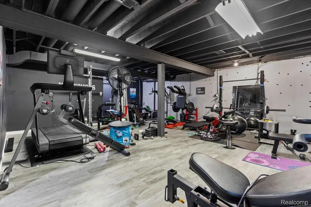 14063 Bery Drive Sterling Heights City MI 48312