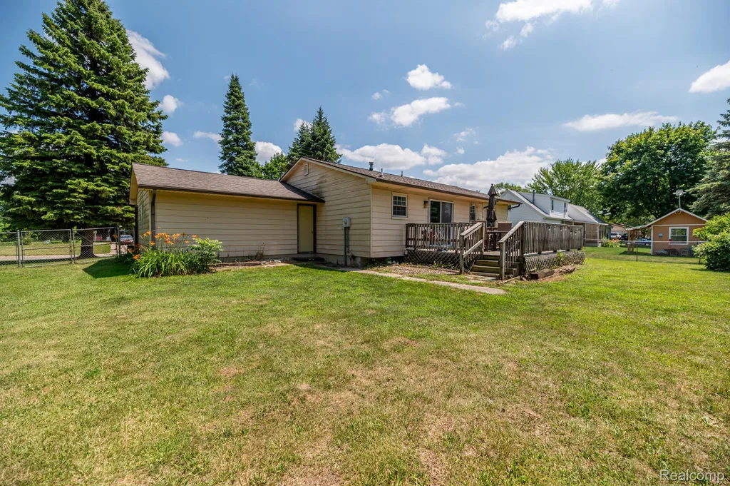 3276 Hammerberg Road Flint Charter Township MI 48507