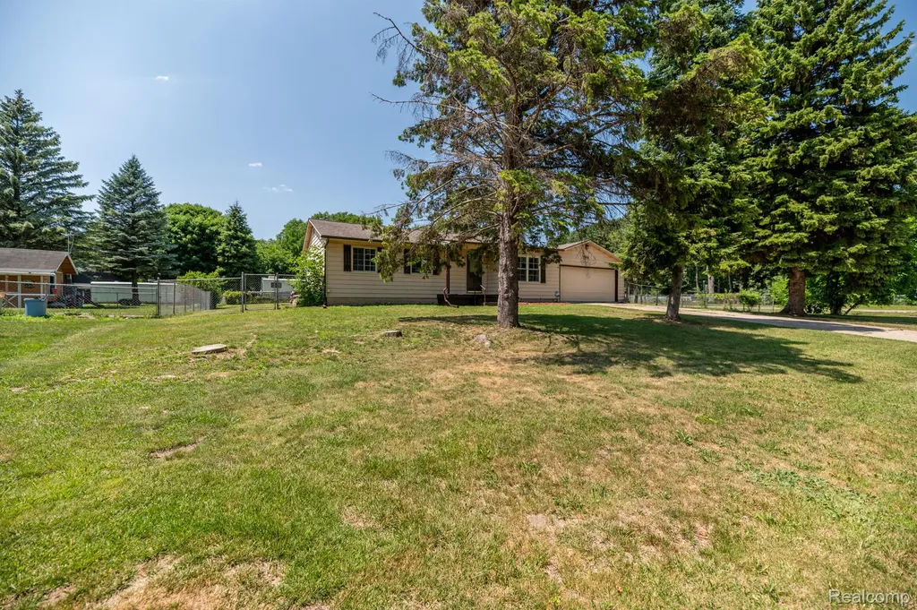 3276 Hammerberg Road Flint Charter Township MI 48507