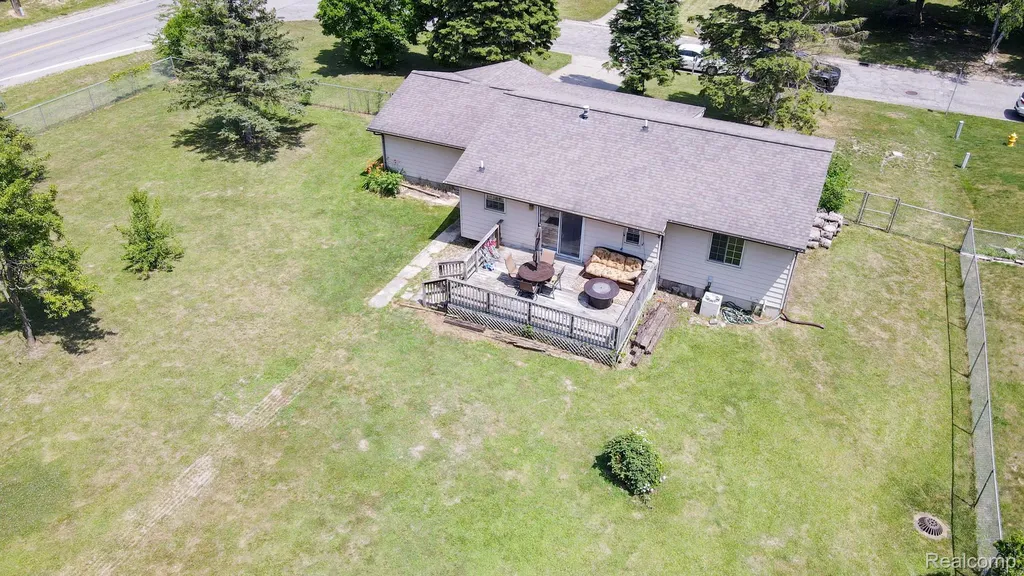 3276 Hammerberg Road Flint Charter Township MI 48507