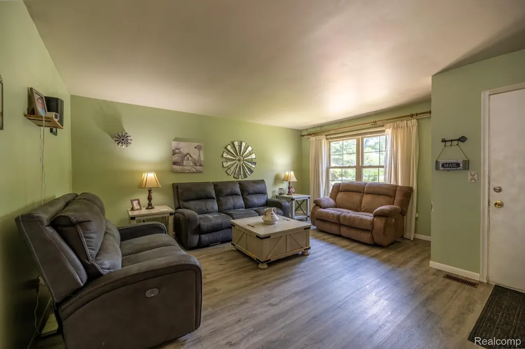 3276 Hammerberg Road Flint Charter Township MI 48507