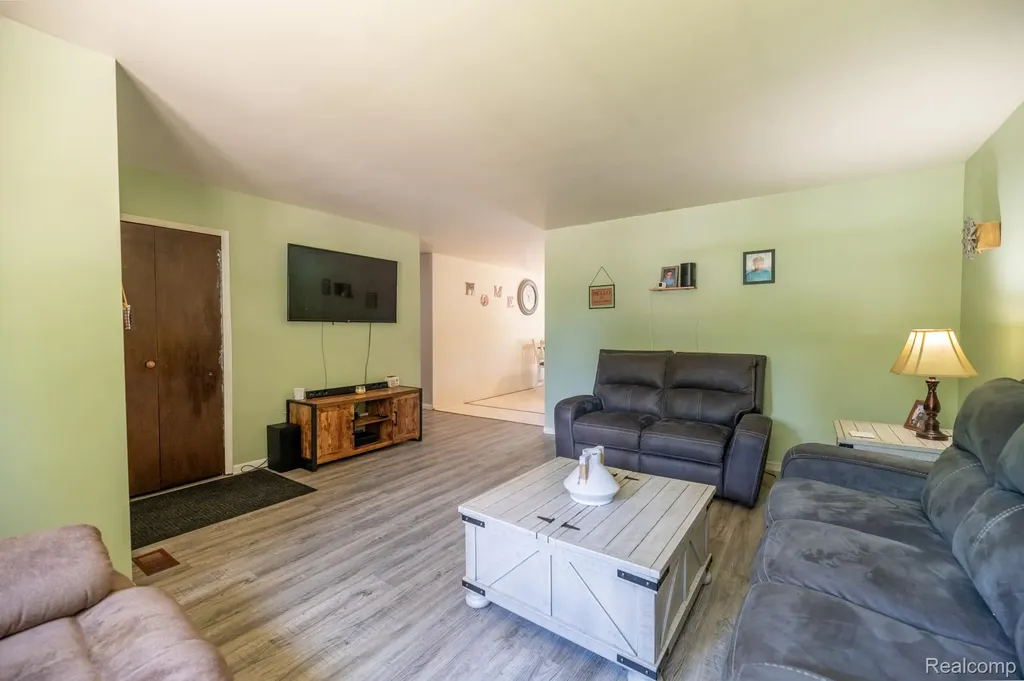 3276 Hammerberg Road Flint Charter Township MI 48507