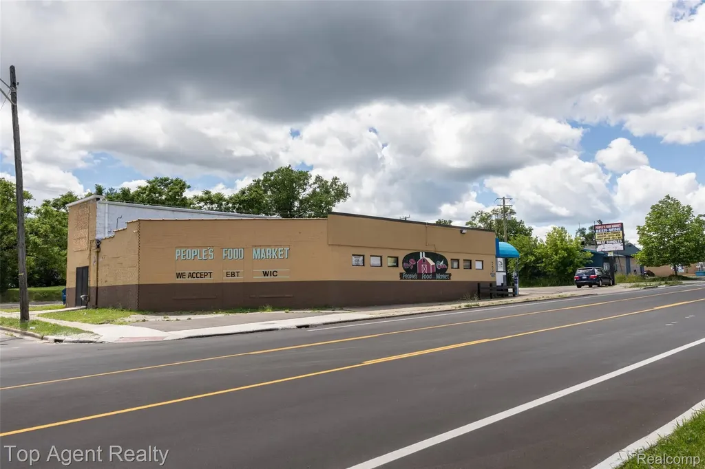 700 Auburn Avenue Pontiac City MI 48342