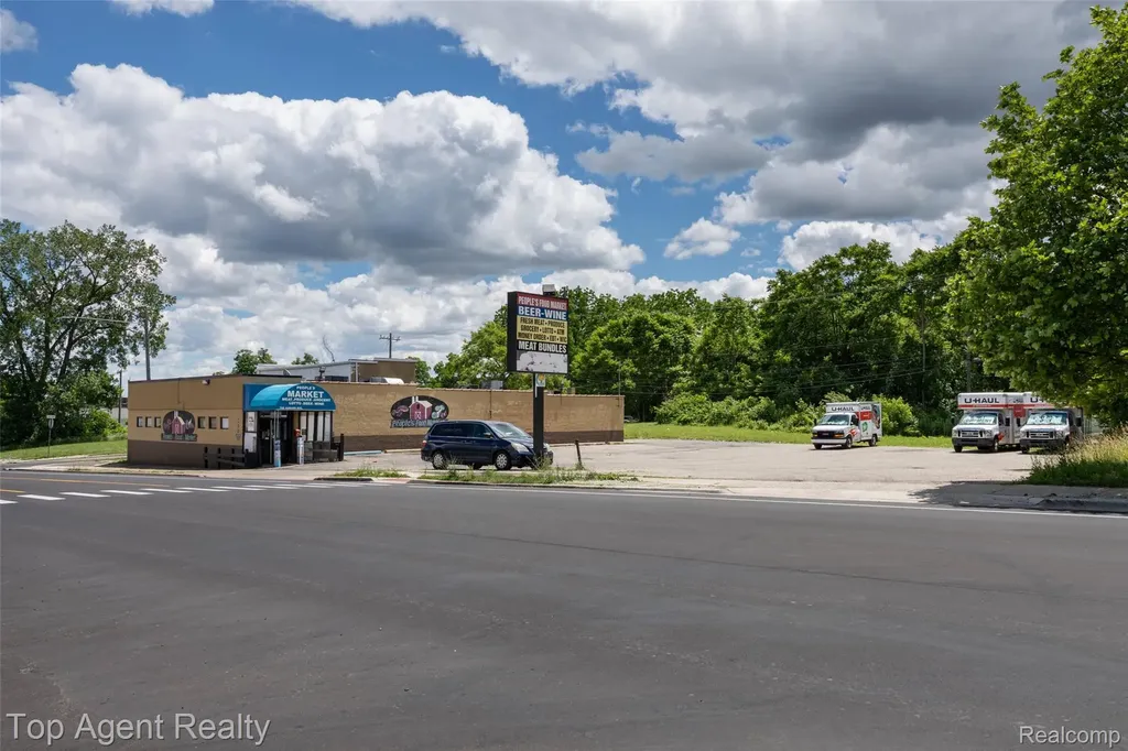 700 Auburn Avenue Pontiac City MI 48342