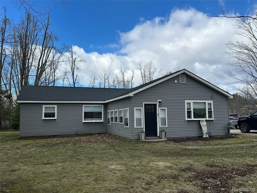 7726 Lake Street Alanson Village MI 49706
