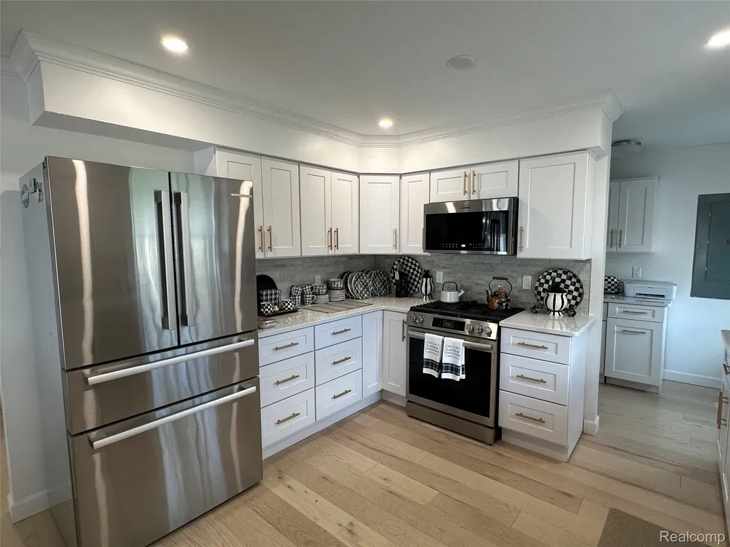 7726 Lake Street Alanson Village MI 49706