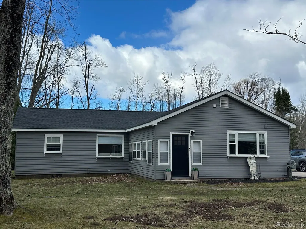 7726 Lake Street Alanson Village MI 49706