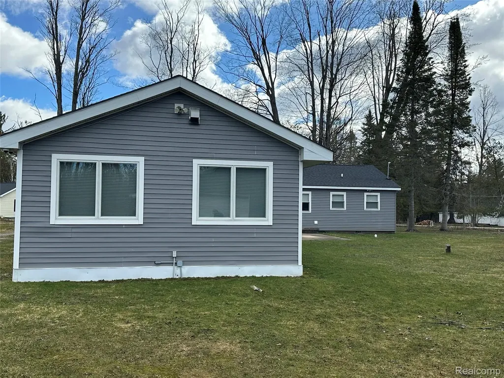 7726 Lake Street Alanson Village MI 49706