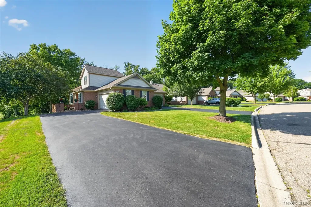 10301 Golfside Drive Grand Blanc Charter Township MI 48439