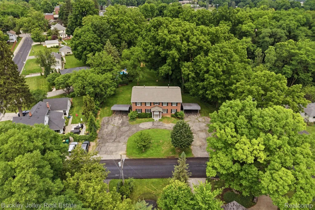 725 Clark Street Brighton City MI 48116