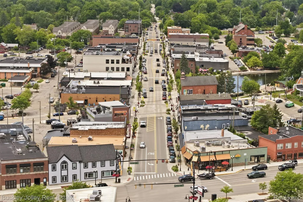 725 Clark Street Brighton City MI 48116