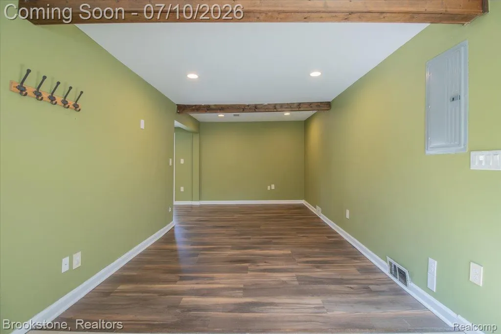 21905 Tulane Avenue Farmington Hills City MI 48336
