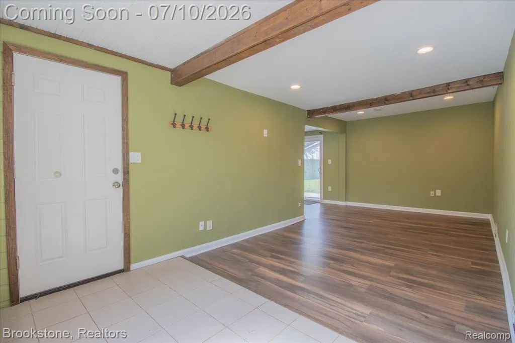 21905 Tulane Avenue Farmington Hills City MI 48336