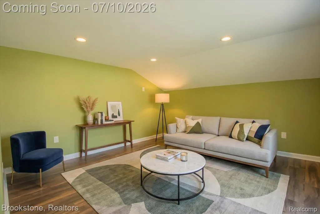 21905 Tulane Avenue Farmington Hills City MI 48336