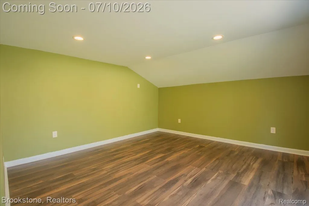 21905 Tulane Avenue Farmington Hills City MI 48336