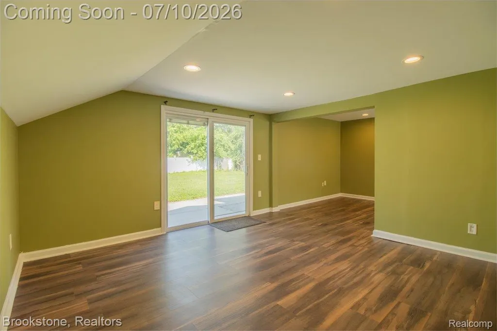 21905 Tulane Avenue Farmington Hills City MI 48336