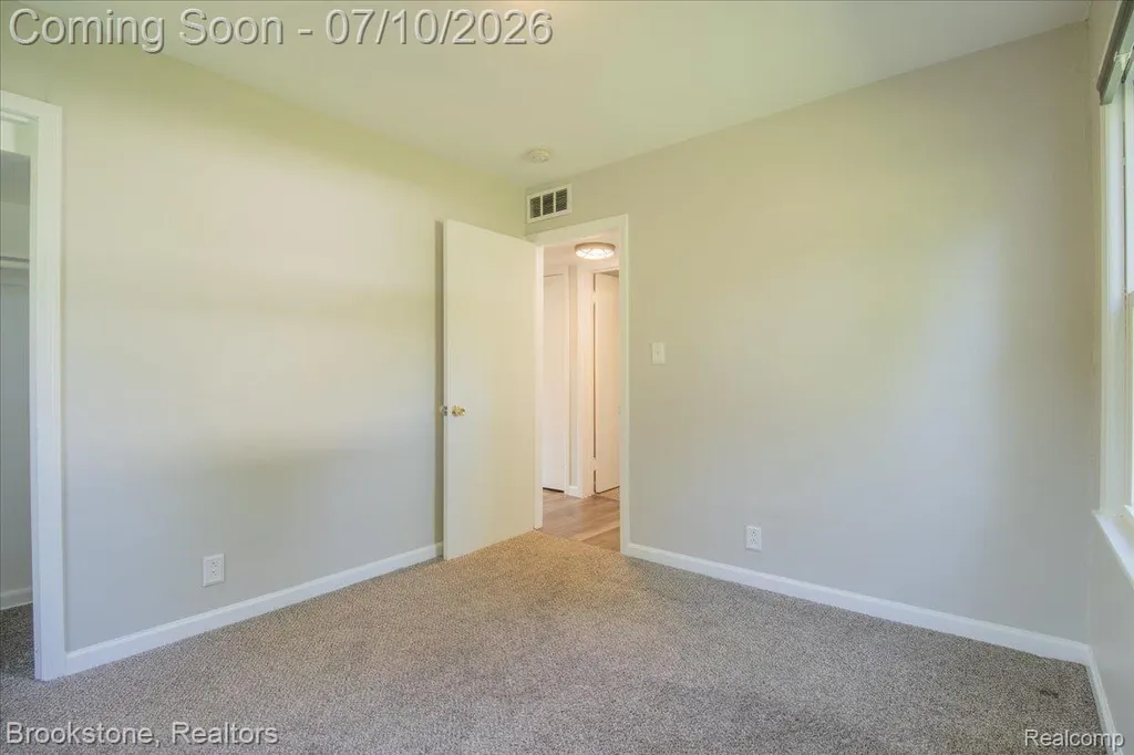 21905 Tulane Avenue Farmington Hills City MI 48336