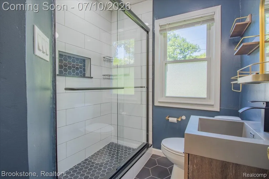 21905 Tulane Avenue Farmington Hills City MI 48336