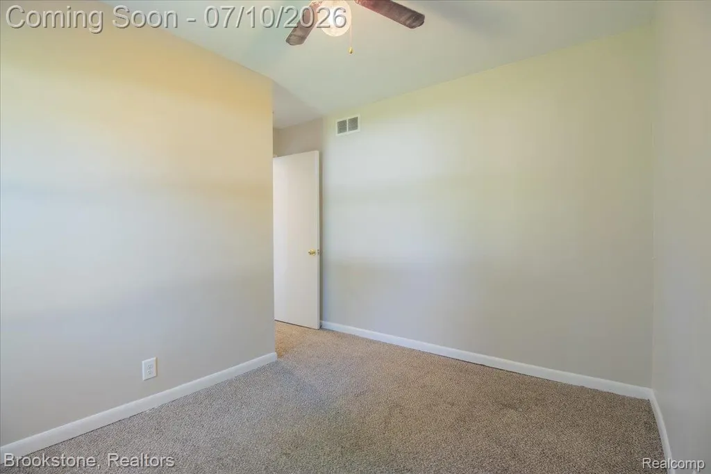 21905 Tulane Avenue Farmington Hills City MI 48336