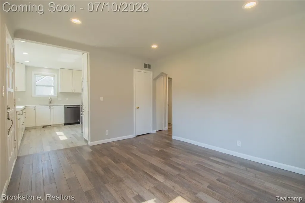 21905 Tulane Avenue Farmington Hills City MI 48336