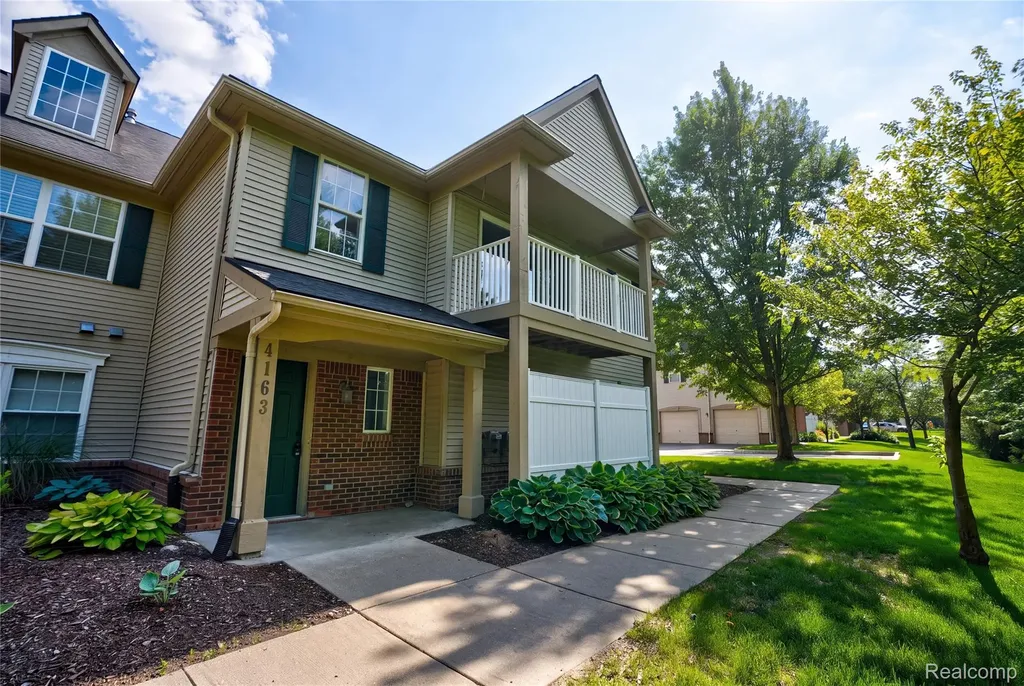 4163 Hampton Ridge Boulevard Genoa Township MI 48843