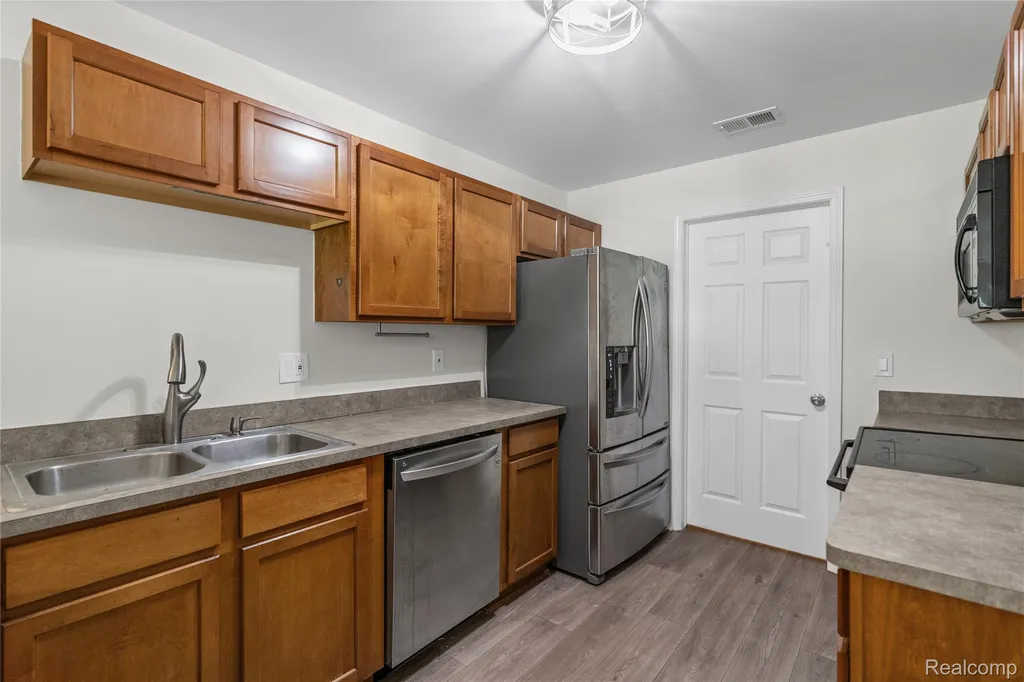4163 Hampton Ridge Boulevard Genoa Township MI 48843