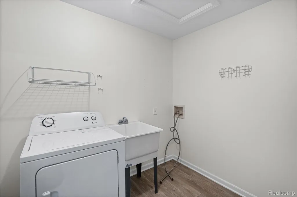 4163 Hampton Ridge Boulevard Genoa Township MI 48843