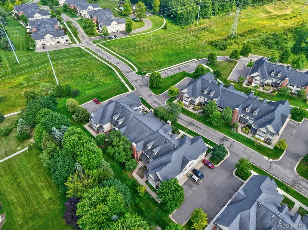 4163 Hampton Ridge Boulevard Genoa Township MI 48843