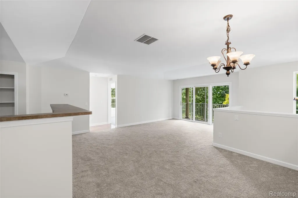4163 Hampton Ridge Boulevard Genoa Township MI 48843