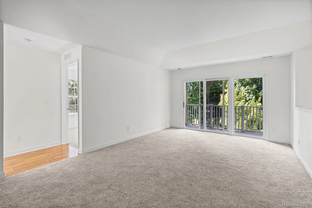 4163 Hampton Ridge Boulevard Genoa Township MI 48843