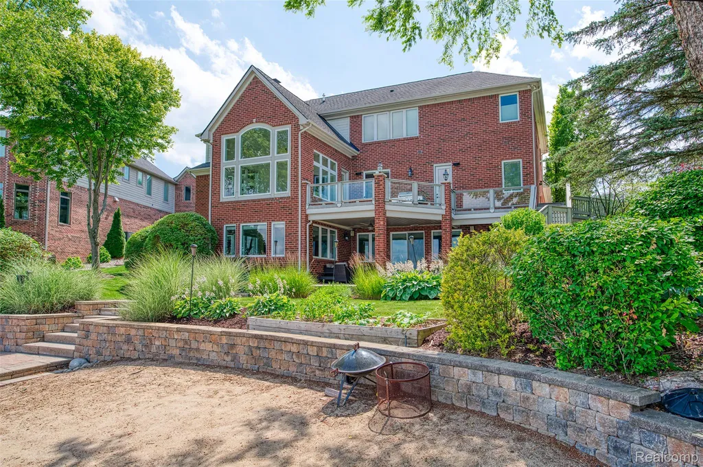 10763 Stoney Point Drive Green Oak Township MI 48178