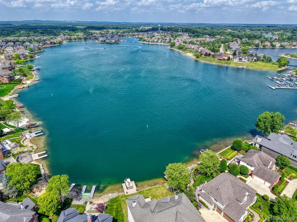 10763 Stoney Point Drive Green Oak Township MI 48178