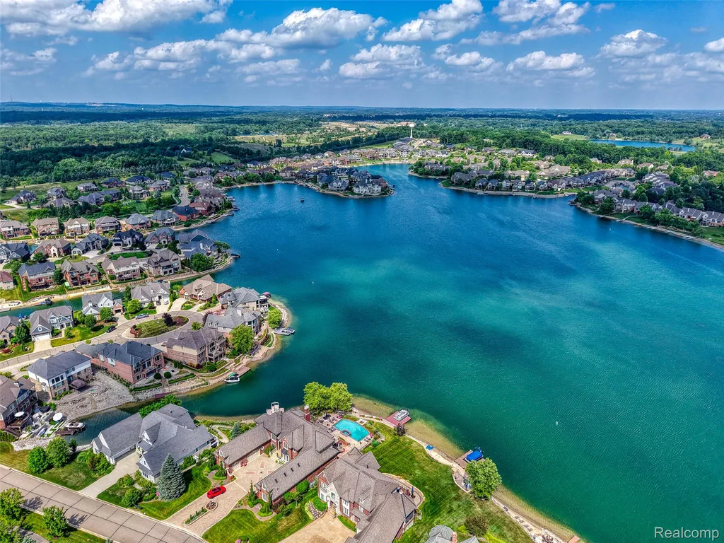 10763 Stoney Point Drive Green Oak Township MI 48178