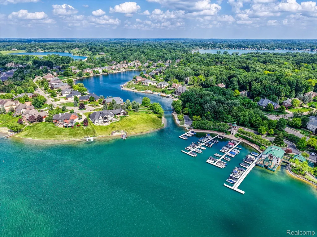 10763 Stoney Point Drive Green Oak Township MI 48178
