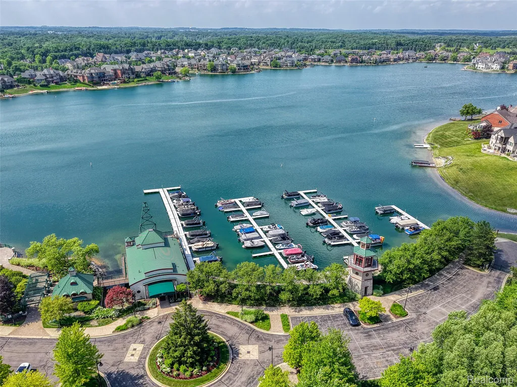 10763 Stoney Point Drive Green Oak Township MI 48178